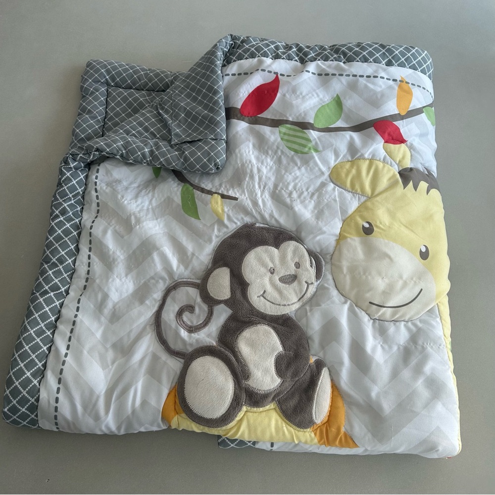 Garanimals Charming Animal Baby Quilt with Gray and White Accents - Picture 4 of 6